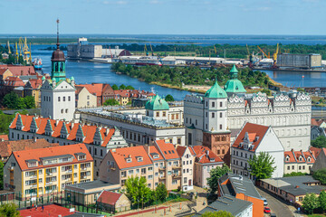 Fototapeta na wymiar Old Town and Oder river in Szczecin, Poland