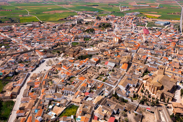Obraz premium Bird's eye view of Spanish village Belmonte in province of Cuenca.