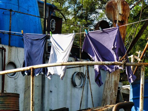 ropa tendida al sol