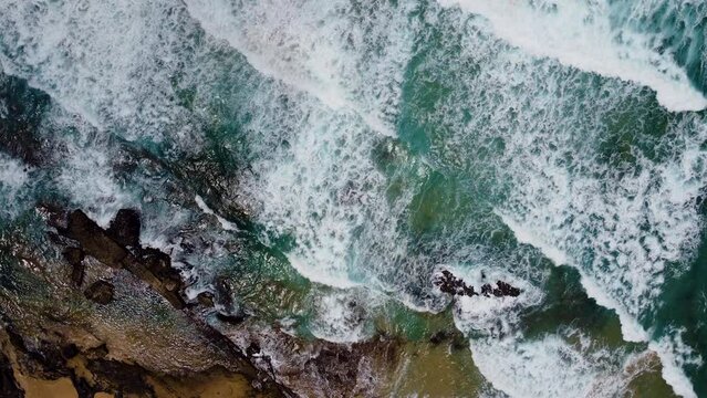 Drohne 4k Fuerteventura top down Wellen
