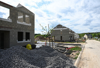 immobilier construction maison logement lotissement brique beton materiaux architecture credit...