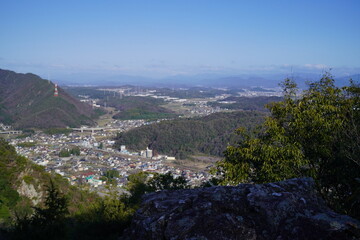 Fototapeta na wymiar 山の上から見る坂祝駅周辺