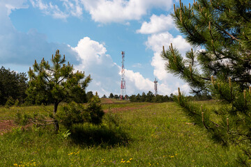 Obraz premium Telecommunication tower 5G, Wireless antenna connection system of communication systems in nature