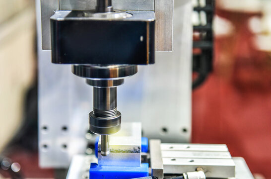 CNC lathe machine cutting the metal screw thread part, The hi-technology parts manufacturing	