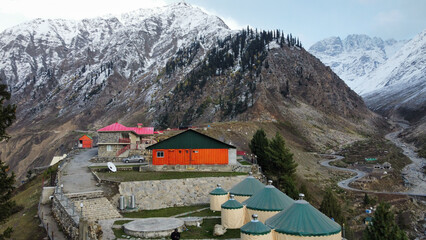 Roomy hotel in Batakundi with snow-capped mountains on the background