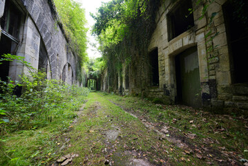 Bâtiments délabrés et abandonnés - Citadelle guerre mondiale
