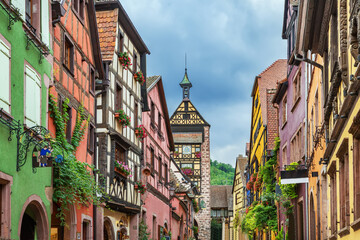Fototapeta na wymiar Street in Riquewihr, Alsace, France