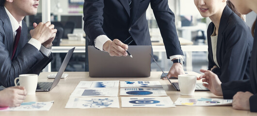 ビジネス　ミーティング