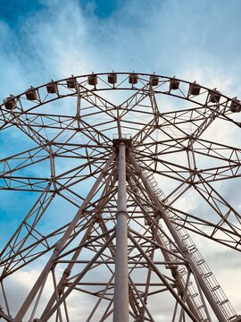 Ferris Wheel in Sky