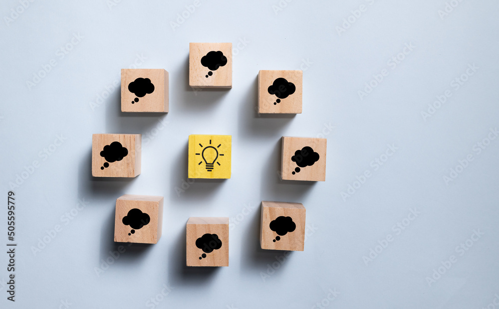 Aufkleber Top view wooden blocks the circle with thinking and idea icon. Concept for creative and design solution.