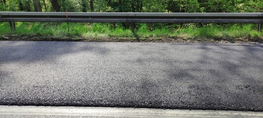 Nowa warstwa bitumiczna nawierzchni asfaltowej.