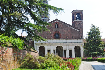 Fototapeta na wymiar L'abbazia benedettina di Chiaravalle, Milano