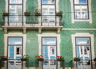 Fachada tipica de azulejos en Lisboa Portugal