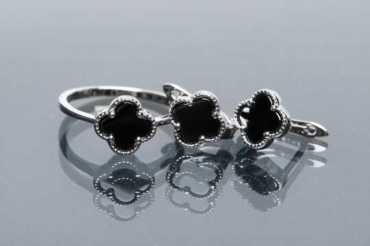  ring and earrings with black enamel composition- Image