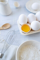 Huevos, azúcar, leche, harina, preparación, receta, pastel, ingredientes, cocinar, mármol, pastelería.