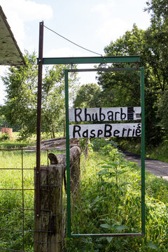 Roadside Market Sign