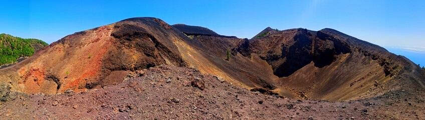 Cráter del volcán Duraznero en la Palma