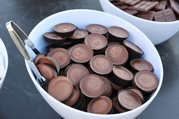bowl of Reeses cups 