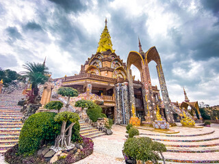 Obraz premium Wat Phrathat Pha Sorn Kaew, white buddha temple in Phetchabun, Thailand