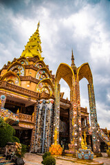 Naklejka premium Wat Phrathat Pha Sorn Kaew, white buddha temple in Phetchabun, Thailand