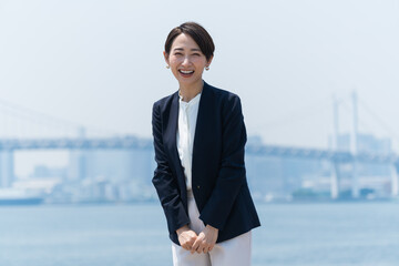素敵な笑顔の日本人女性