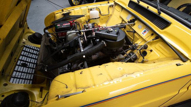 Renault 4 4l vintage retro car engine hood open oldtimer r4
