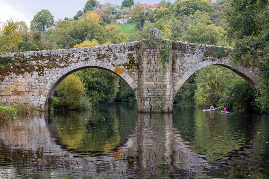 Puente rom&aacute;nico de Vilanova. Allariz, Ourense, Espa&ntilde;a.