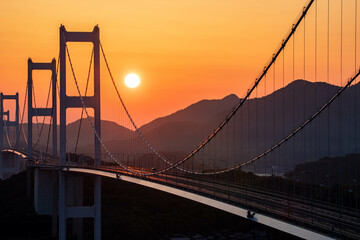 日の出と大橋