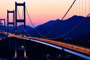夜明けの大橋
