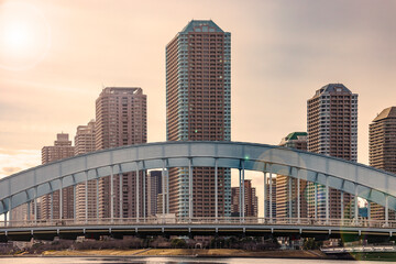 Fototapeta na wymiar 東京の川を航行する船から見る風景