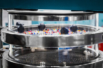 analyzer for determining the granulometric composition of different samples