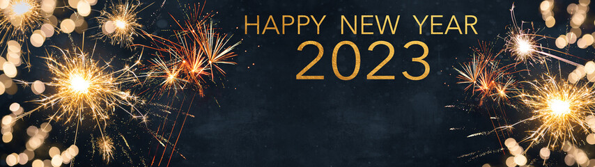 Silvester 2023 Happy New Year, New Year's Eve Party background banner panorama long greeting card - Golden firework fireworks and sparklers on dark blue night sky texture