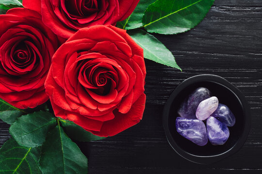 Black Bowl of Amethyst with Red Roses