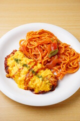 ナポリタンとオムライス