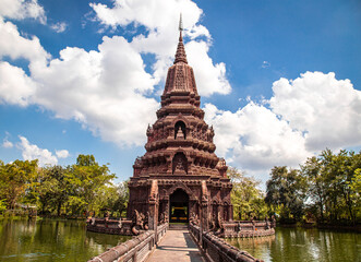 Fototapeta na wymiar Wat Huai Kaeo or Wat Huay Kaew pagoda temple in Lopburi,Thailand