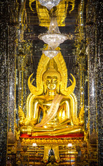 Obraz premium Wat Chantaram and Wat Tha Sung temple, Crystal Sanctuary 100 m long, in Uthai Thani, Thailand