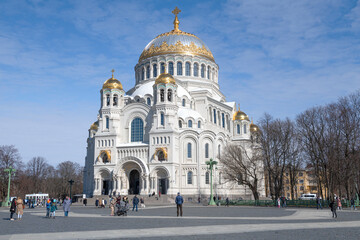 Fototapeta na wymiar View of St. Nicholas Naval Cathedral on a sunny May day, Kronstadt