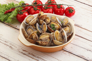 Vongole shellfish mollusc clem with butter