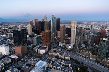 Fototapeta premium The downtown Los Angeles California and the city traffic at dusk