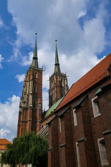 Wieże katedry św. Jana Chciciela, Wrocław-Polska