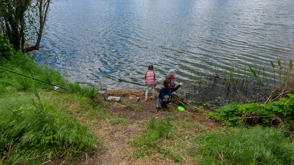 children fishing