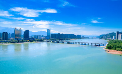 Obraz premium Urban environment of Fuchun River Erqiao, Tonglu County, Zhejiang province, China