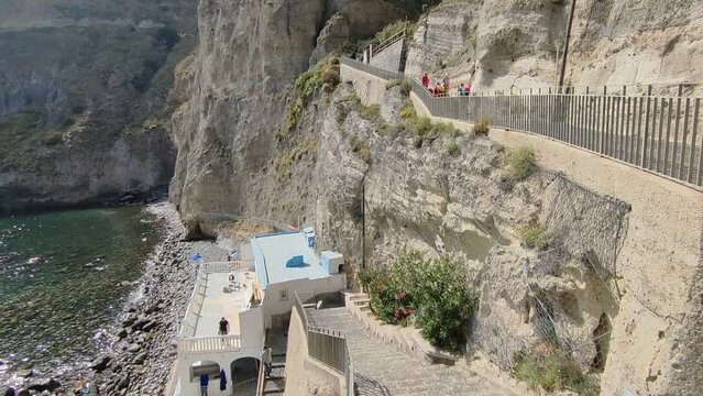 Ischia - Panoramica della Baia di Sorgeto dalla scala di accesso