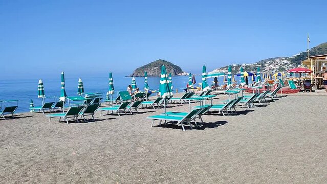Ischia &ndash; Panoramica della Spiaggia dei Maronti dalla spiaggia libera