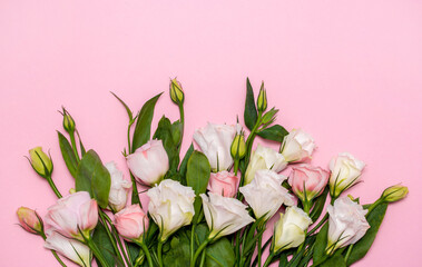 Obraz premium Festive bouquet of flowers for the beloved on a pink background. The concept of love congratulations on the wedding, March 8, Valentine's Day, Christmas and birthday. Copy space.