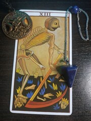 Cartas del tarot y amuletos