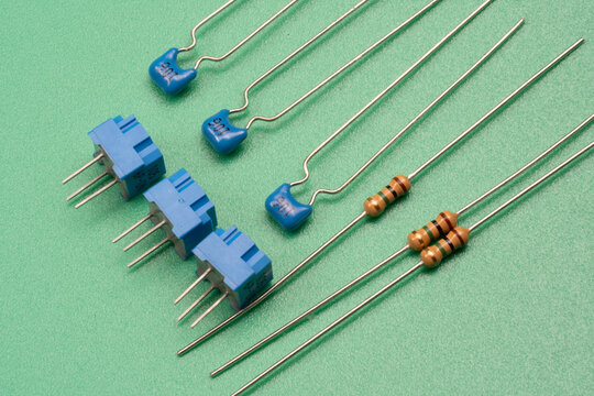 Variable resistor , Fixed resistor and Ceramic capacitors