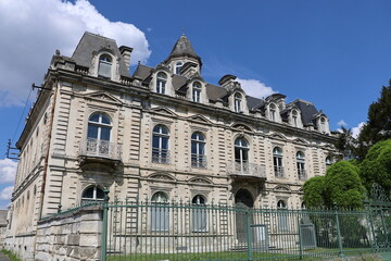 Fototapeta na wymiar Le château Dampierre dans le pôle image nommé Magelis, vue de l'extérieur, ville de Angouleme, département de la Charente, France