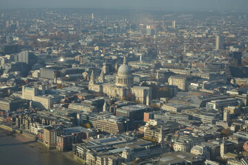 St. Pauls Cathedral und Themse