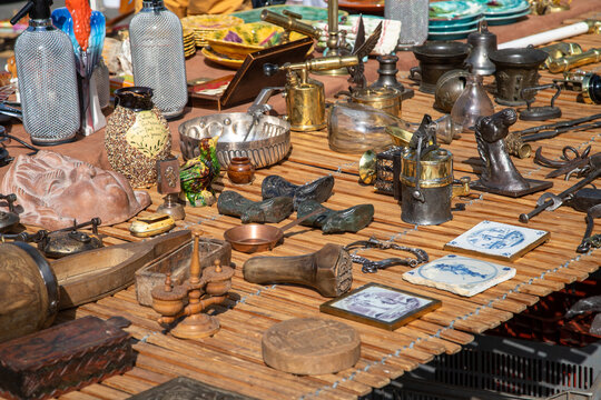 March&eacute; aux puces.